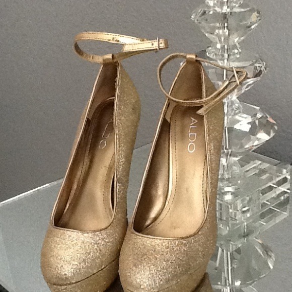 Aldo Glitter Pump Heels - Picture 3 of 3