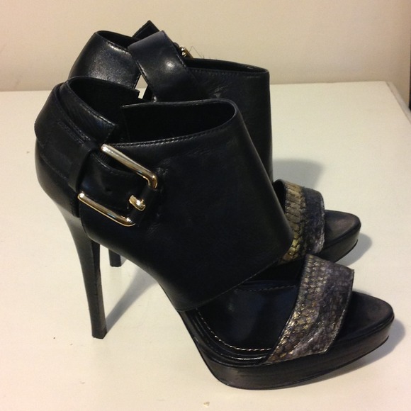 REPORT Signature Shoes & Green Jacket