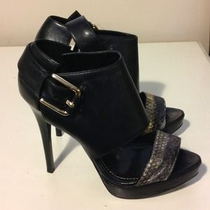 REPORT Signature Shoes & Green Jacket