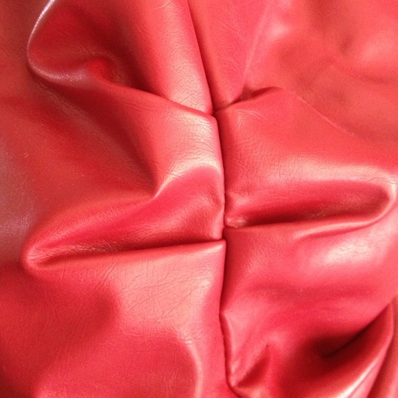 Apple Red🍎Faux Leather Bag❤❤ - Picture 3 of 3