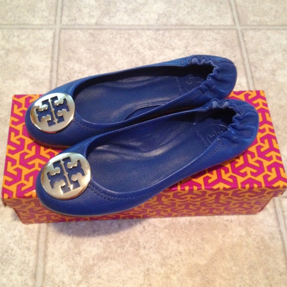 Tory Burch Shoes - 🌹PENDING🌹Tory burch reva flat sz 7