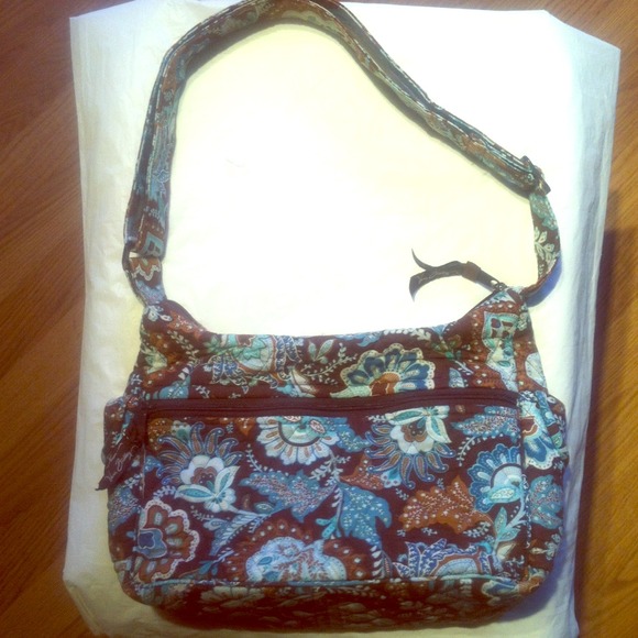 Like new Vera Bradley shoulder bag