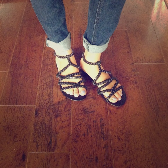 "Muertos" skull sandals from Jeffery Cambell