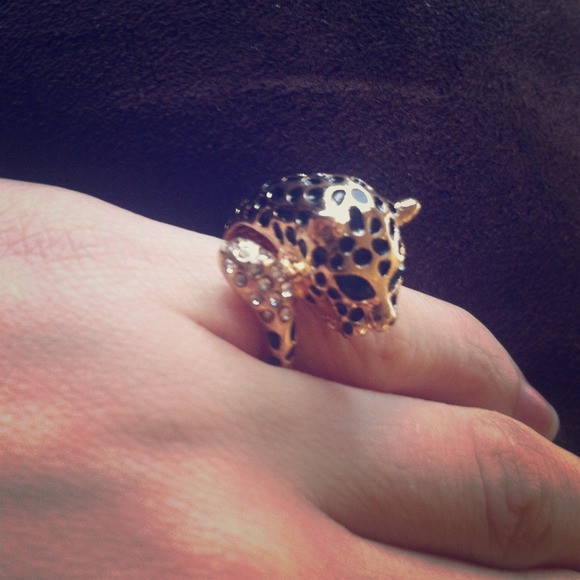 Ring size 6 I believe - Picture 1 of 3