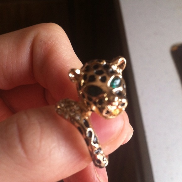 Ring size 6 I believe - Picture 2 of 3