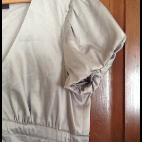 Silver satiny baby doll top - Picture 3 of 4