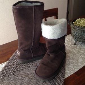 Skechers Dk brown boots!!