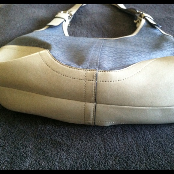 ❗ REDUCED 75%❗light blue & white leather Coach bag - Picture 2 of 4