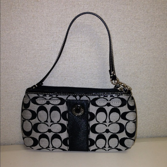 Lg coach signature wristlet