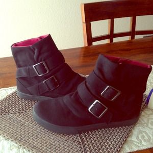 Reserved!!!!👢So   Black Ankle Boots!!!!