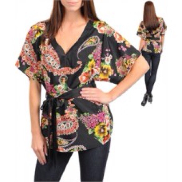 Color flower print top