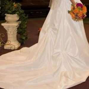 BRAND NEW Maggie Sottero wedding gown