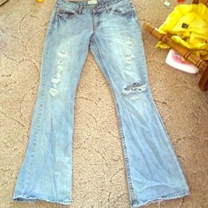 Aeropostale jeans hole in knee