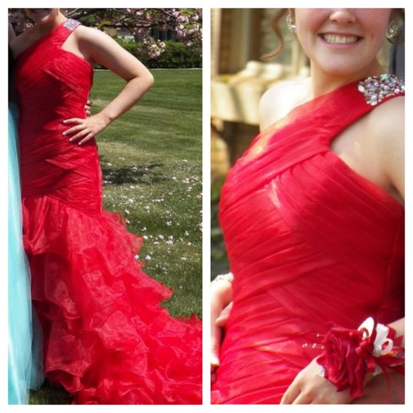 Beautiful Red Dress💋💃