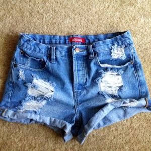📦❗SOLD IN A BUNDLE❗F21 High-Waisted Denim Shorts