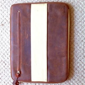 15" leather and canvas Nixon laptop case