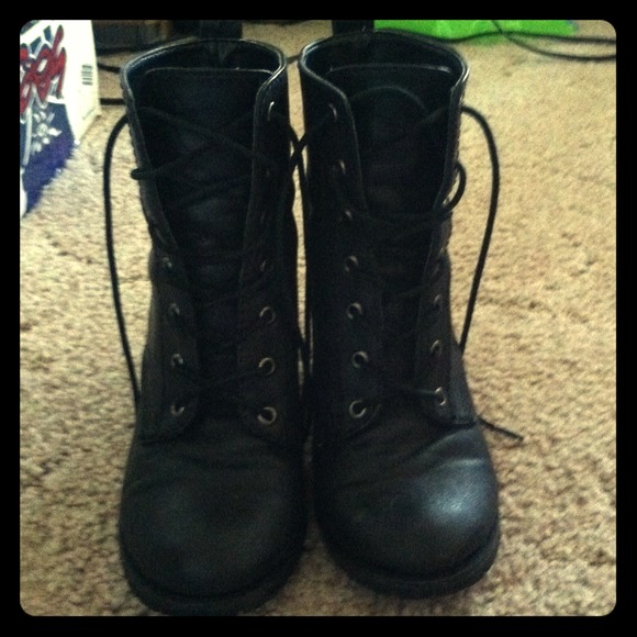 High heel boots