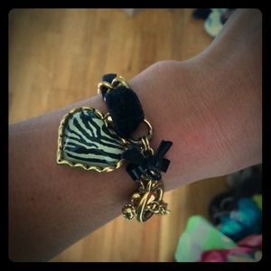🚫🚫SOLD🚫🚫🚫Betsy Johnson Bracelet