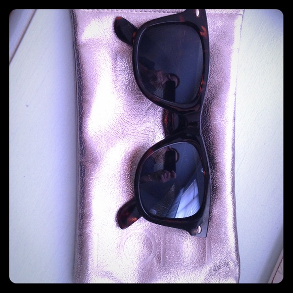 Ann Taylor Loft sunglasses wayferer style!