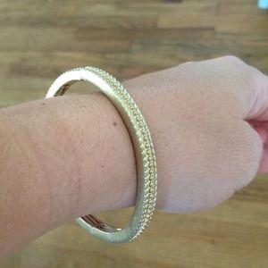 Bangle bracelet with interior elastic
