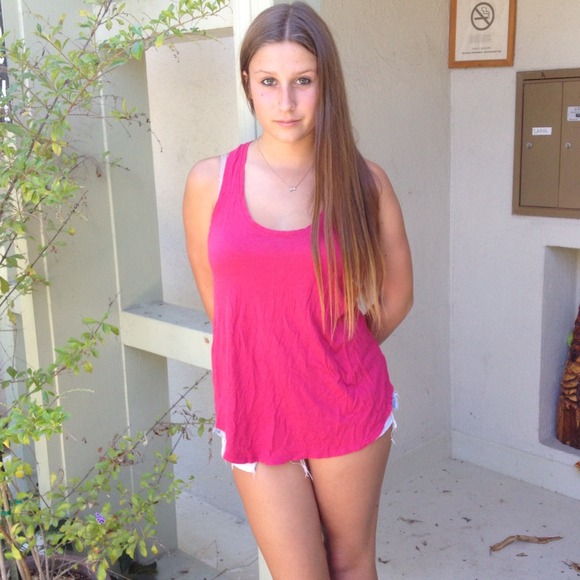 Pink tank
