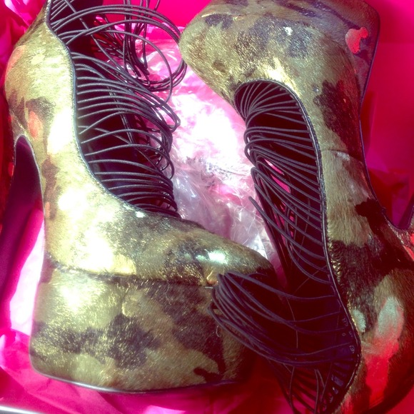8inch platform heels the unique fuzzy camo