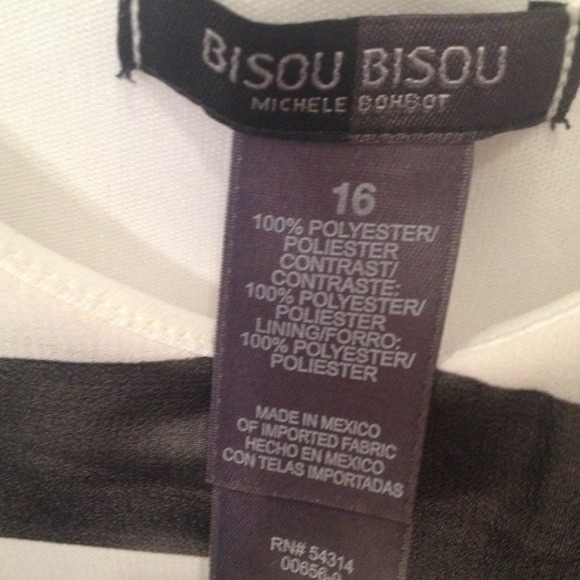 Sold🌺Black and White Chevron Dress - Picture 3 of 4