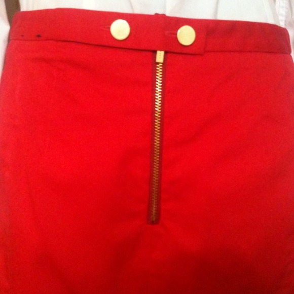 Cherry red skirt - Picture 2 of 2