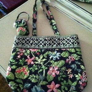 Vera Bradley tote with matching cell phone holder!