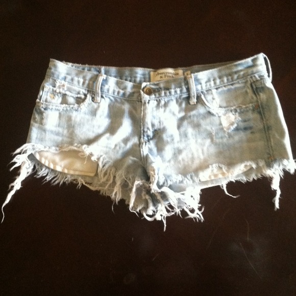 Abercrombie & Fitch light jean frayed shorts