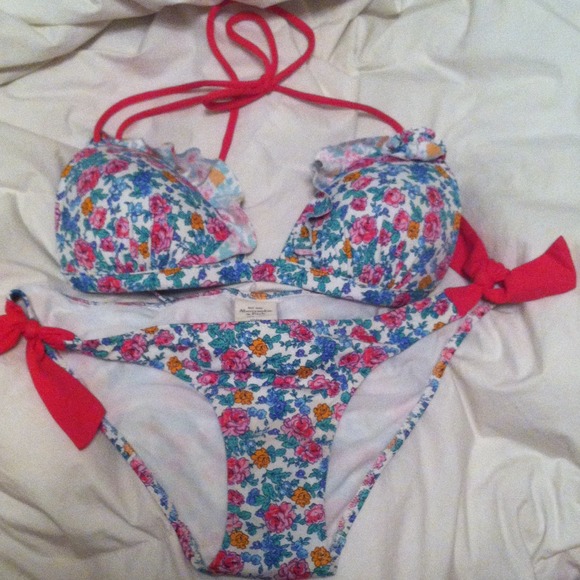 ❌Traded❌ Push-up Hollister Bikini set