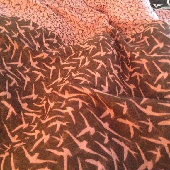 🚫SOLD🚫 pink bird scarf - Picture 2 of 2