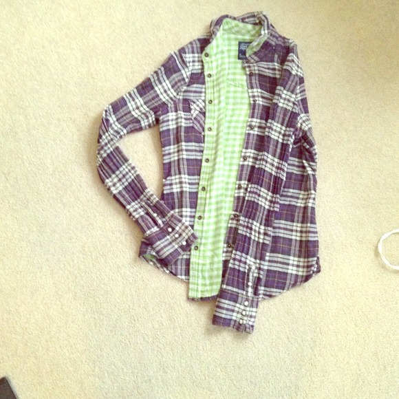 Super cute plaid shirt