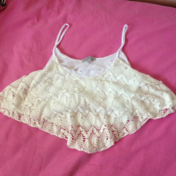 🔴SOLD🔴Lace crop top