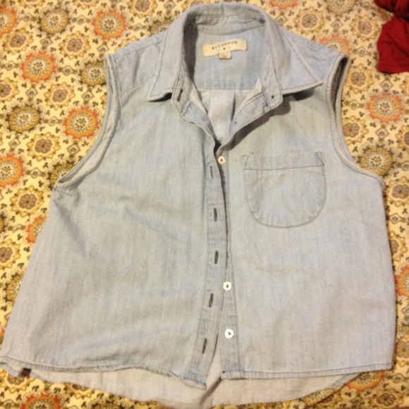 Sleeveless jean crop top