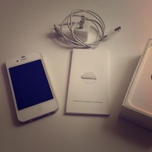 iPhone 4S 16GB, GSM *FIRM PRICE*