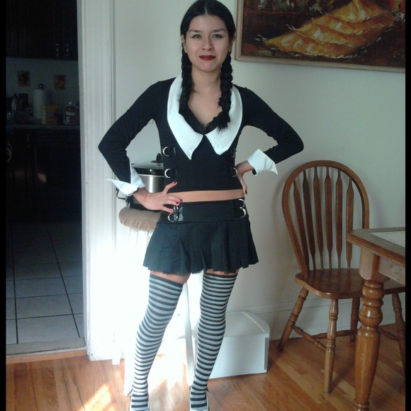 Sold locally Wednesday Adams Costume Size XS, REDUCED - Picture 4 of 4