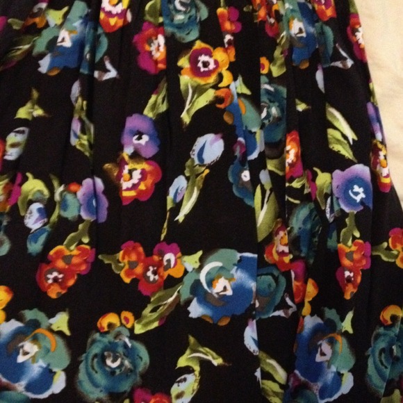 🚫SOLD ON VINTED🚫🎉HOST PICK🎉 Floral Dress - Picture 3 of 4