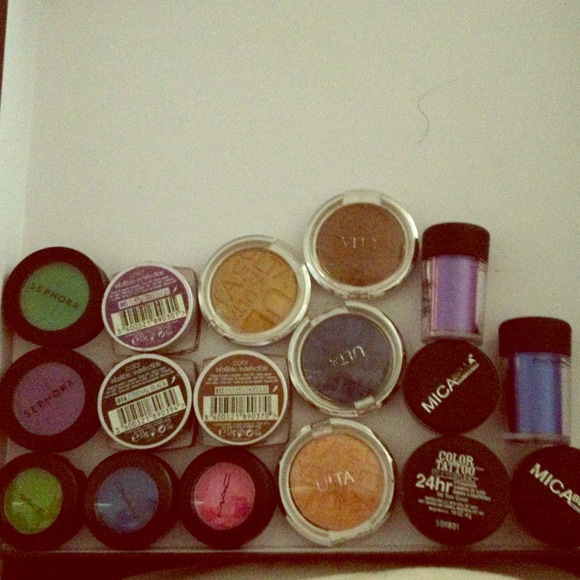 Eyeshadow assortment **RESERVED**