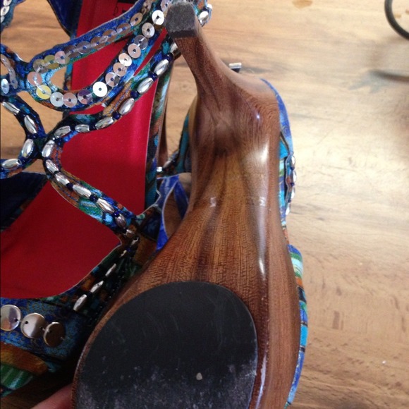 Shoes - Picture 3 of 3