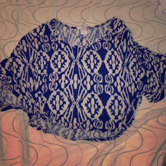 🚫SOLD🚫Tribal top✨