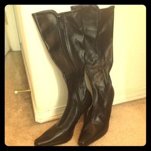 Chinese Laundry Feel Good Stretch Boot - Size 9