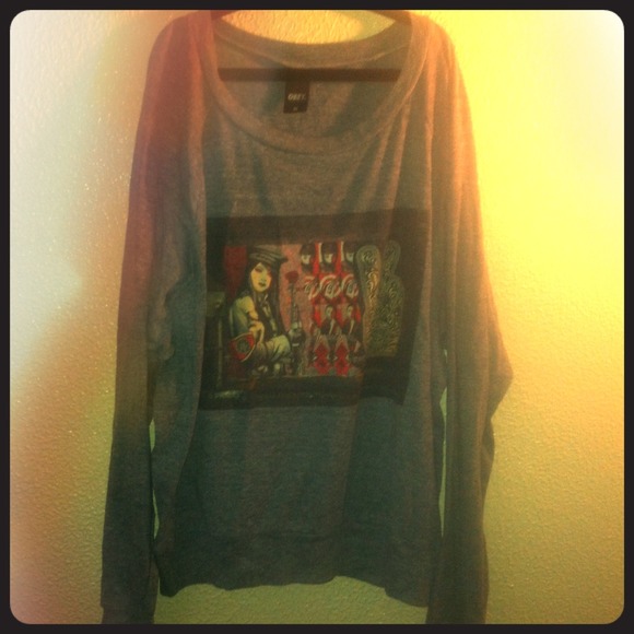 Obey pullover