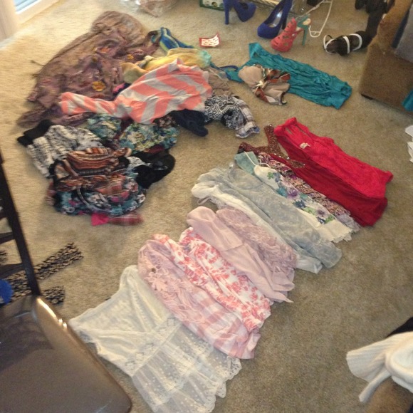 SHOP OUR CLOSETS!!! - Picture 2 of 4