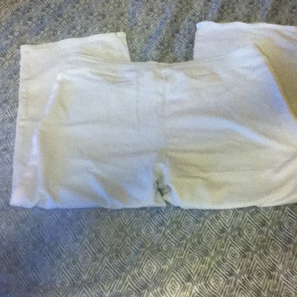 Light blue sports capris - Picture 3 of 3