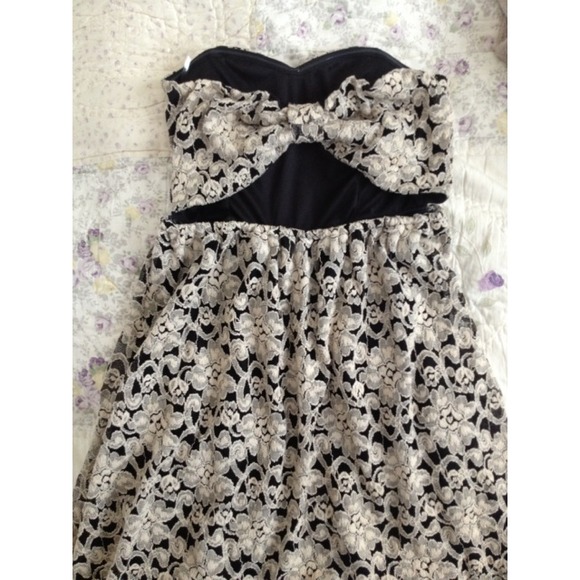 ❌❌SOLD ✨BUNDLED✨ - Picture 2 of 2