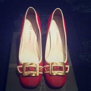 Red pumps with gold buckle!!!
