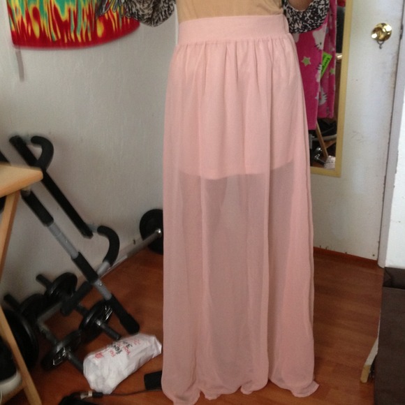 **SOLD** Pink chiffon maxi skirt