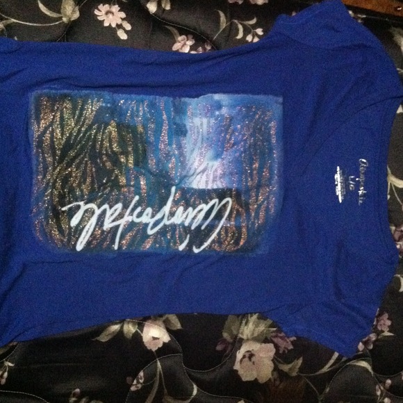 Blue V-neck Aeropostale Graphic-T.