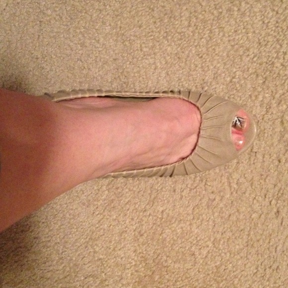 8.5 taupe Mossimo Heel